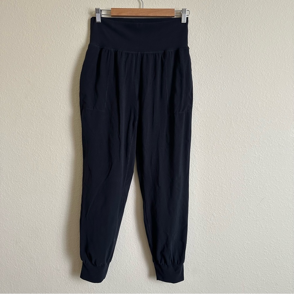 Athleta Women's Size Medium Black Salutation Slash Pocket Joggers Pants